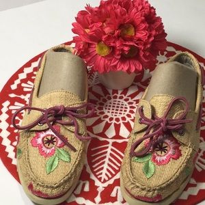 SPERRY TOP-SIDER  woven with embroidered flowers